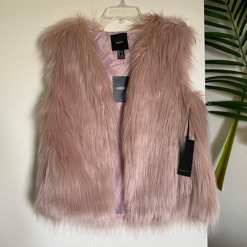 NWT Dusty Pink Faux Fur Vest